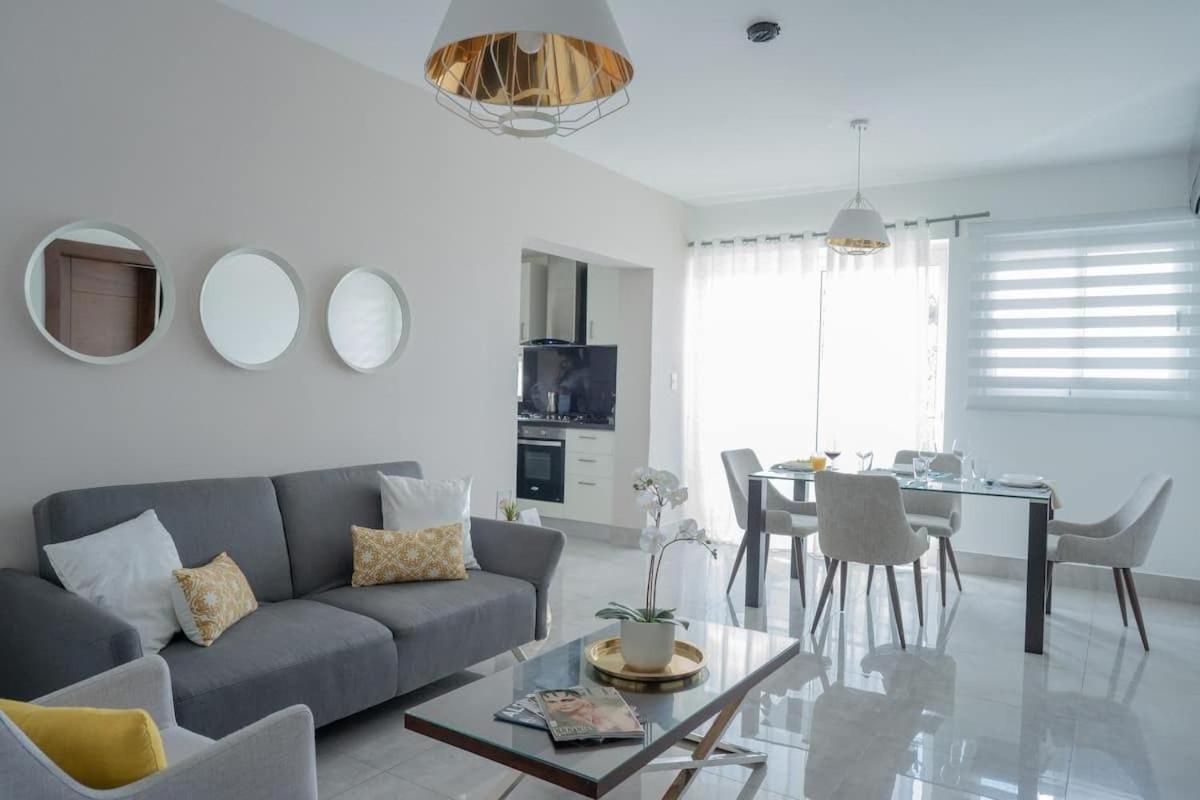 Soha Suites I سانتياغو دي لوس كاباليروس المظهر الخارجي الصورة