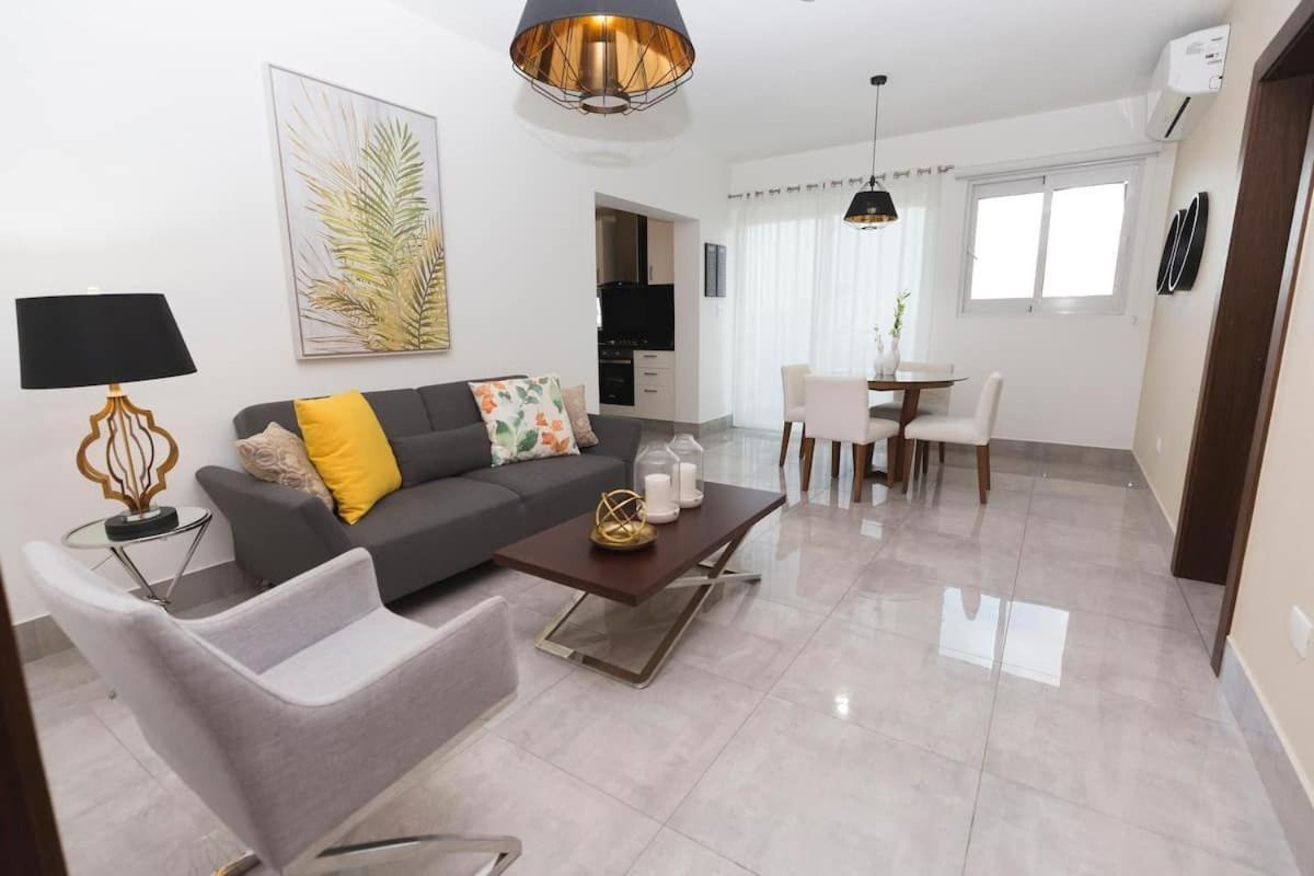 Soha Suites I سانتياغو دي لوس كاباليروس المظهر الخارجي الصورة